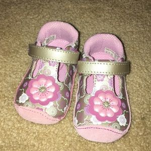 Little footies foe the little toes!